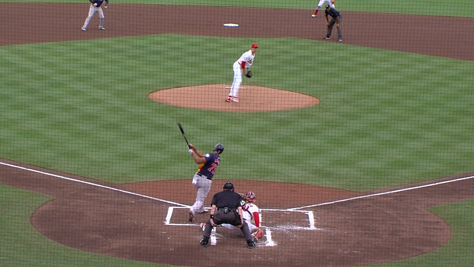 José Abreu crushes an RBI double to left field 03/07/2024