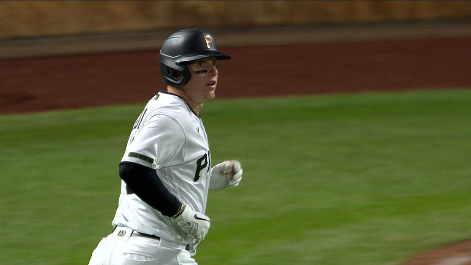 Zack Collins lifts an RBI sac fly to right field | 09/26/2022 ...
