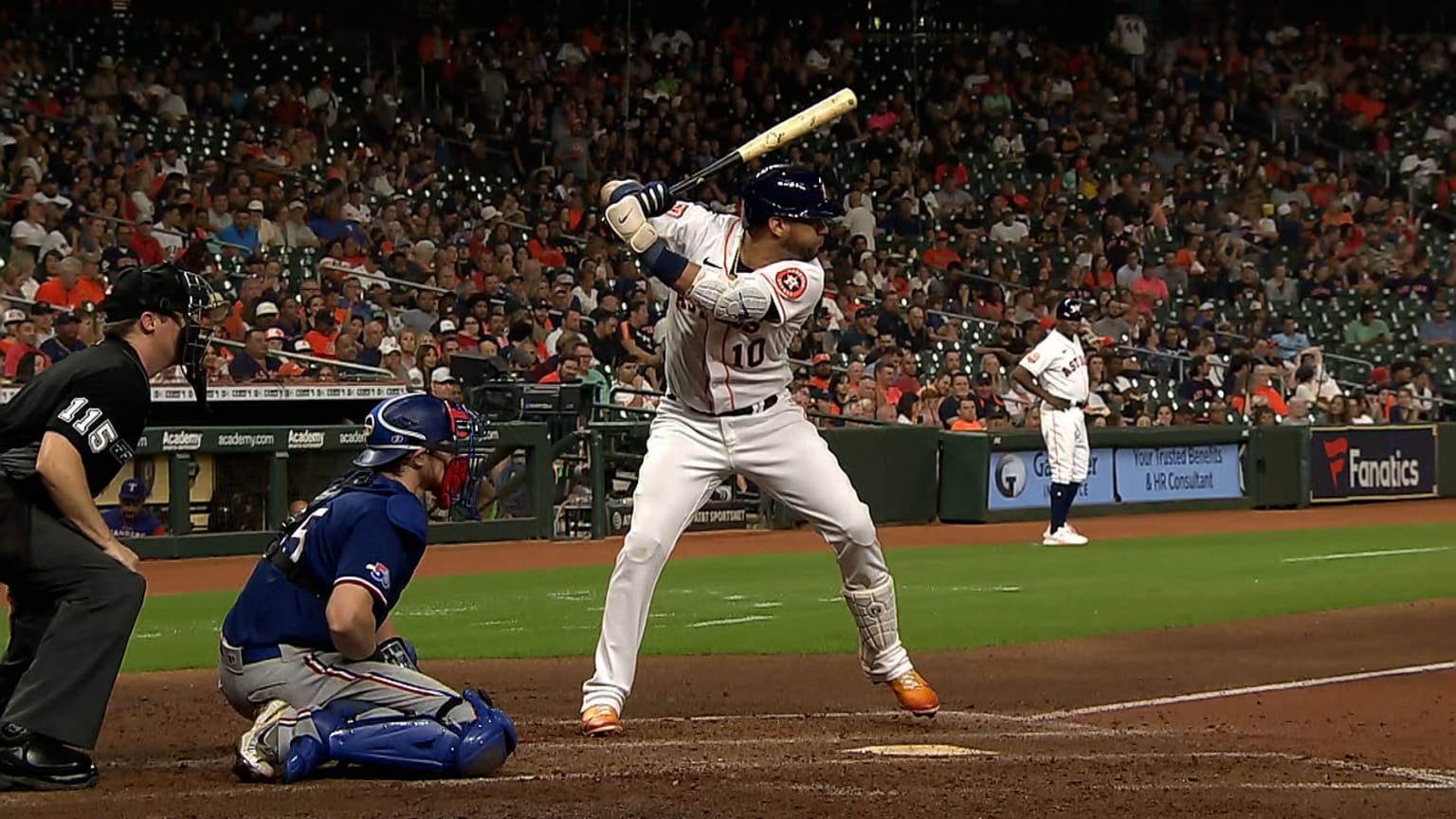 Yuli Gurriel's RBI single, 07/30/2023