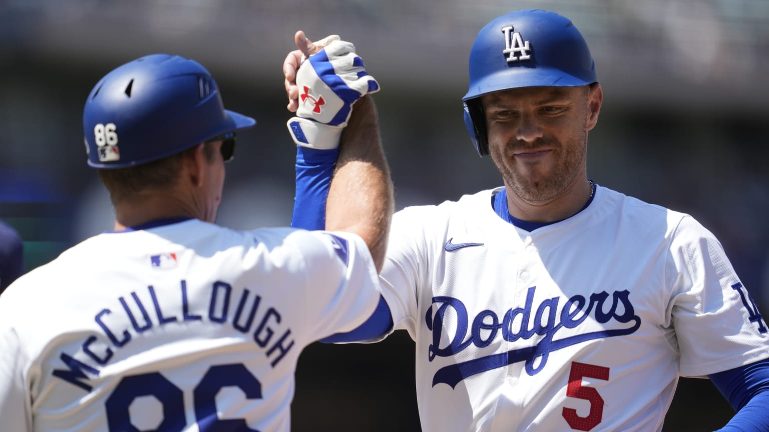 Freddie Freeman singles to left | 08/25/2024 | Los Angeles Dodgers