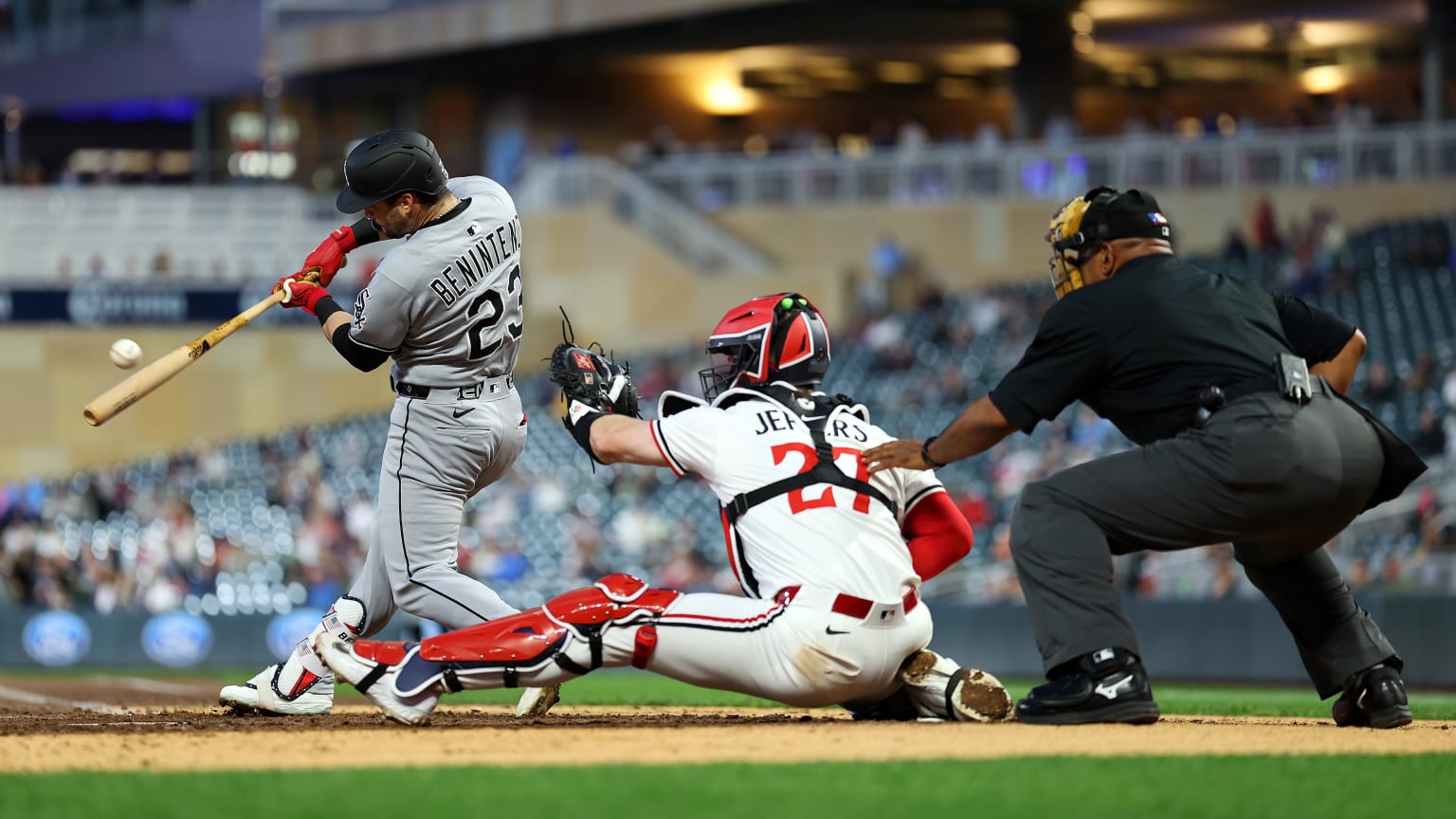 Andrew Benintendi remolca con sencillo | 23/04/2025 | Lasmayores.com