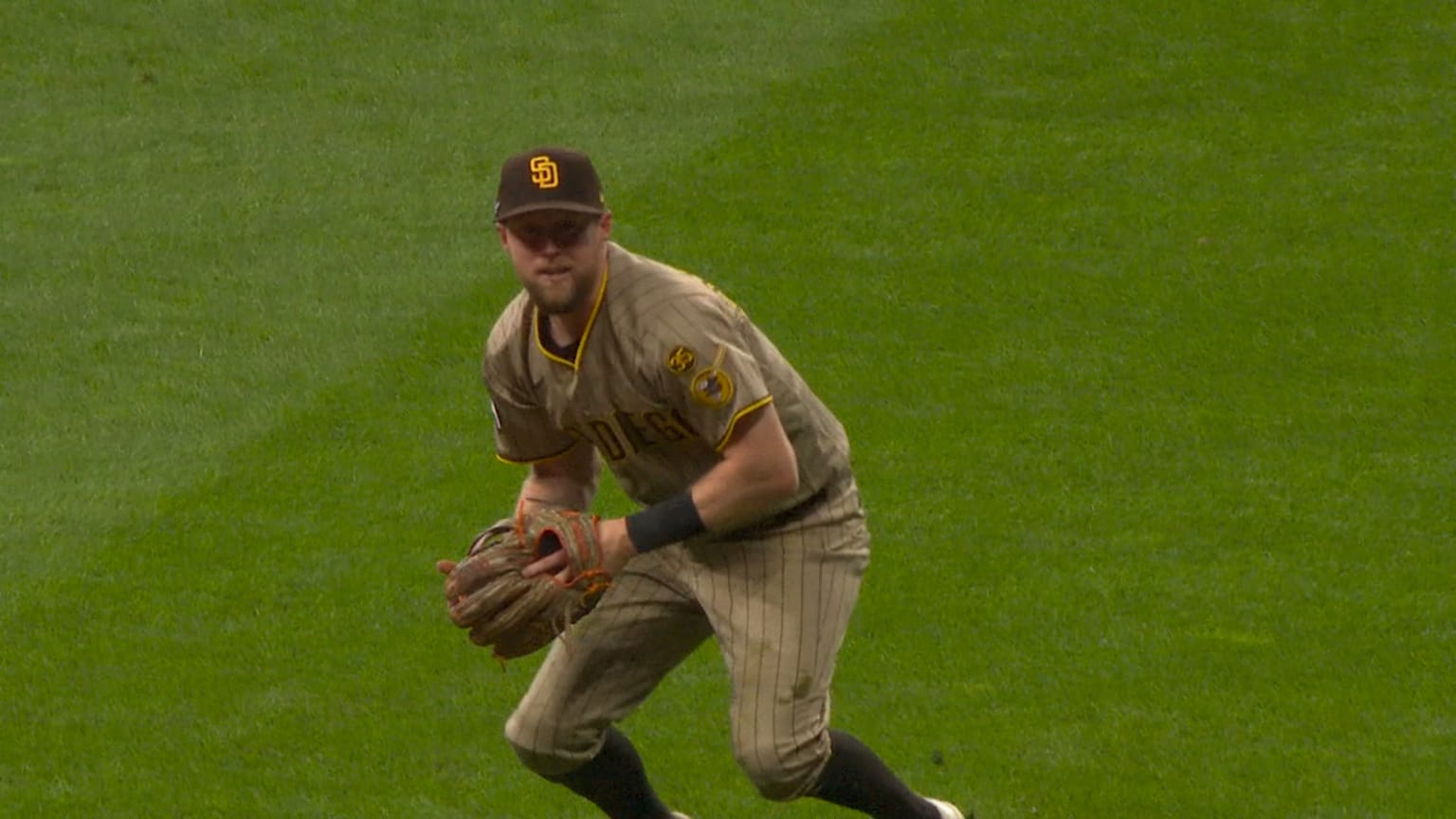 Jake Cronenworth's spectacular diving stop | 10/03/2026 | MLB.com