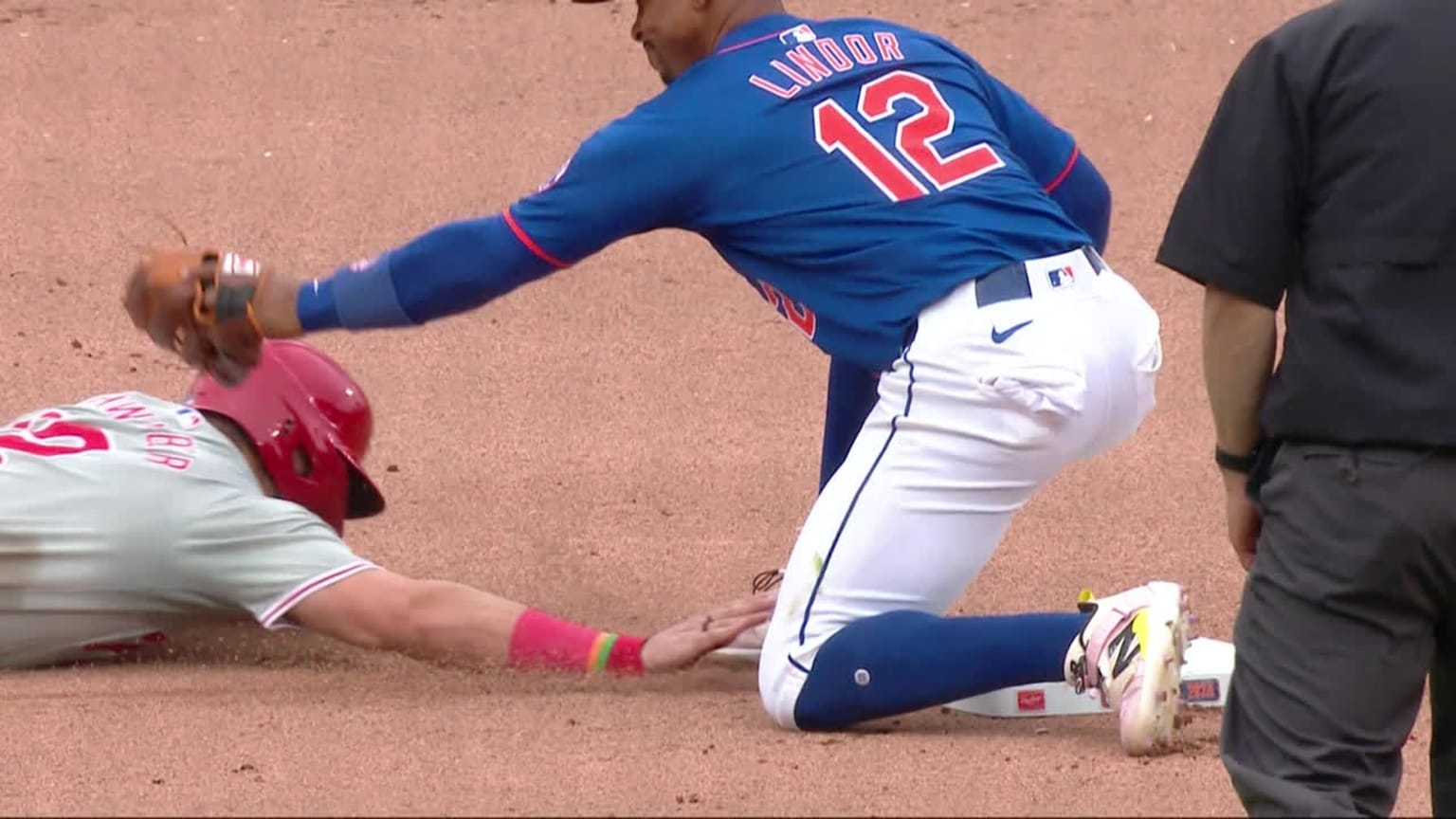 Jake Diekman picks off Schwarber after review 05/14/2024 New York Mets