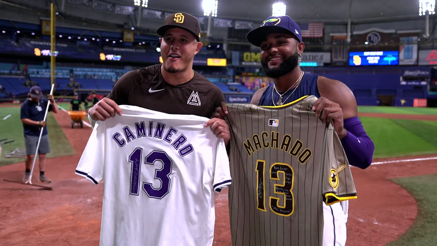 Junior Caminero and Manny Machado jersey swap