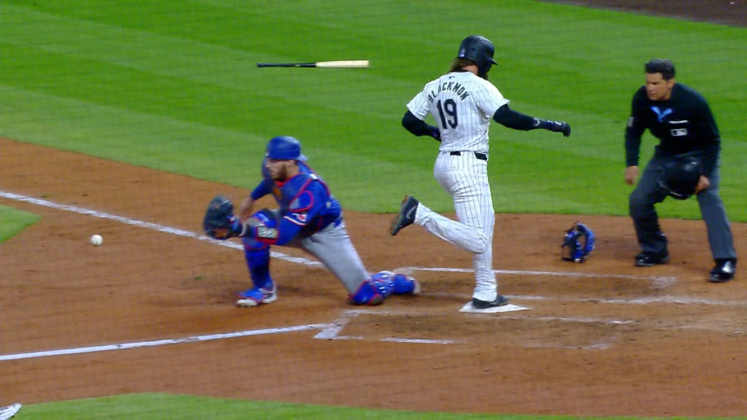 [分享] 遊騎兵 Taveras 抓了 ball