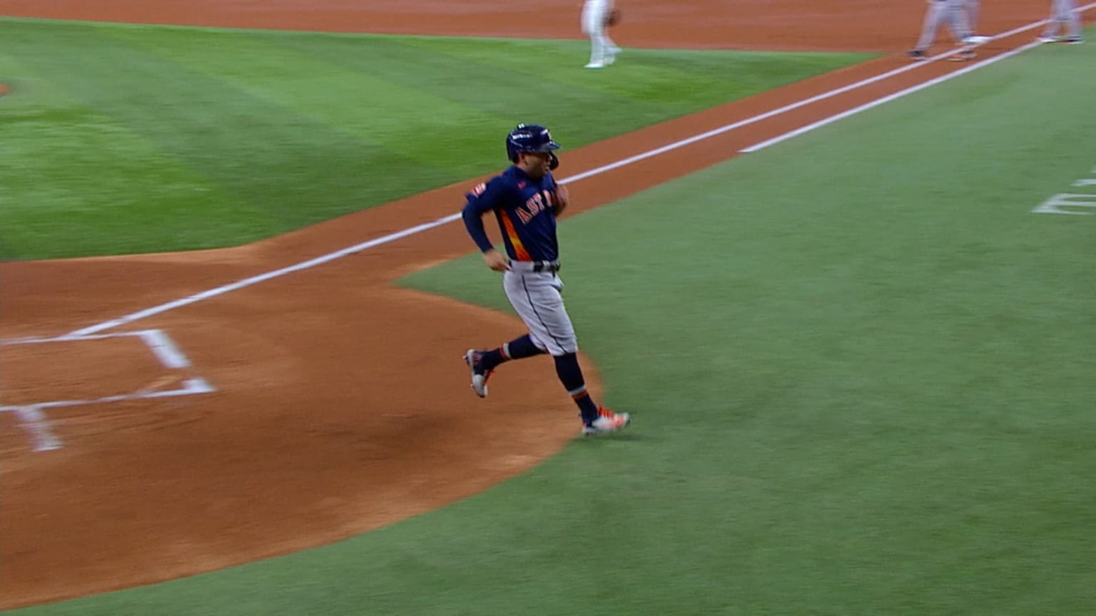 Alex Bregman's RBI sac fly gives Astros an early lead | 08/30/2022 ...
