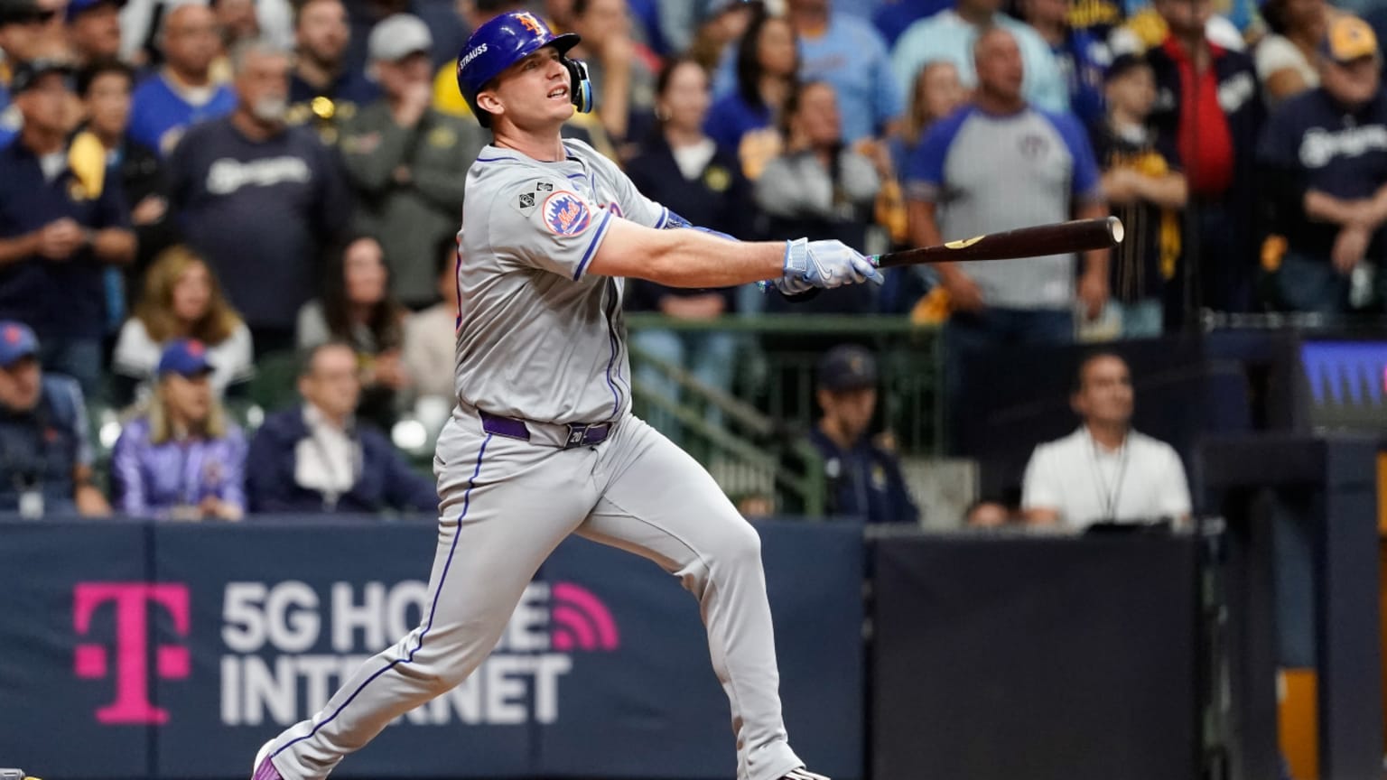 Watch as Citi Field erupts during Alonso's epic HR 10/03/2024 New