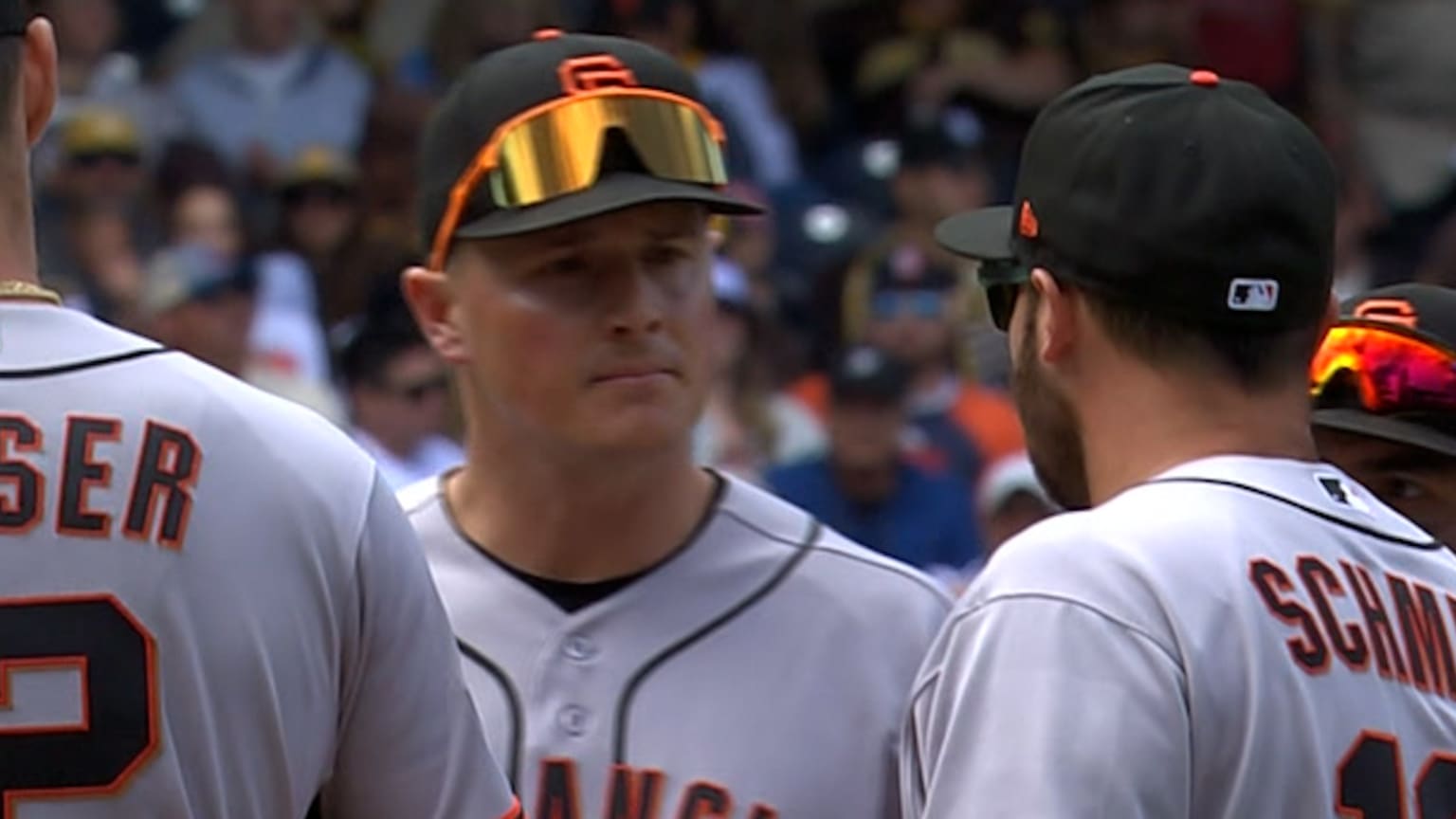 Matt Chapman angry with Casey Schmitt after error | 04/01/2026 | San ...