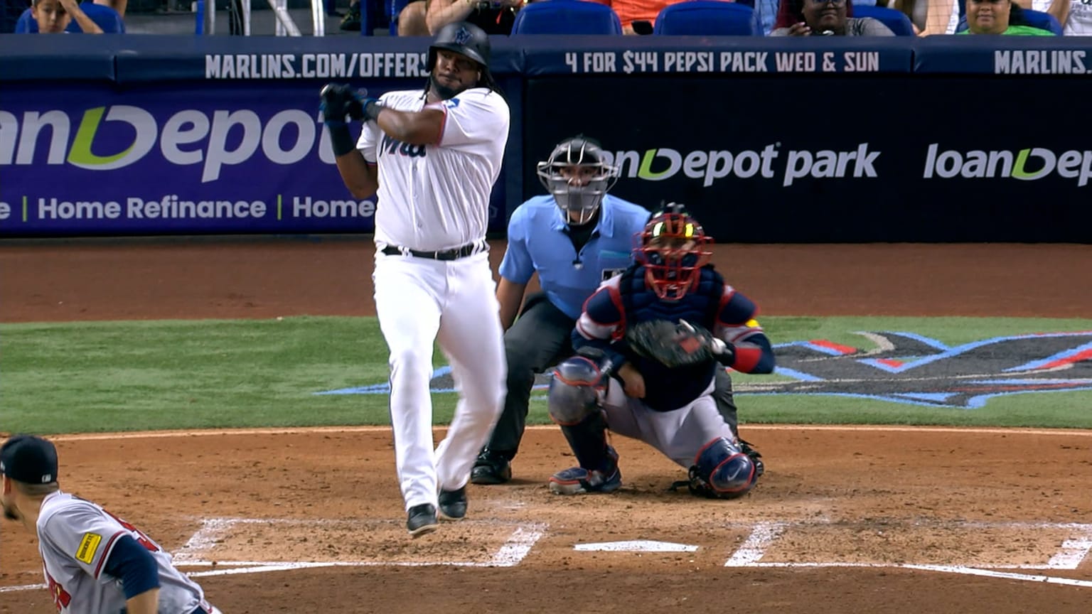 Josh Bell rips an RBI single to right field | 09/17/2023 | Miami Marlins