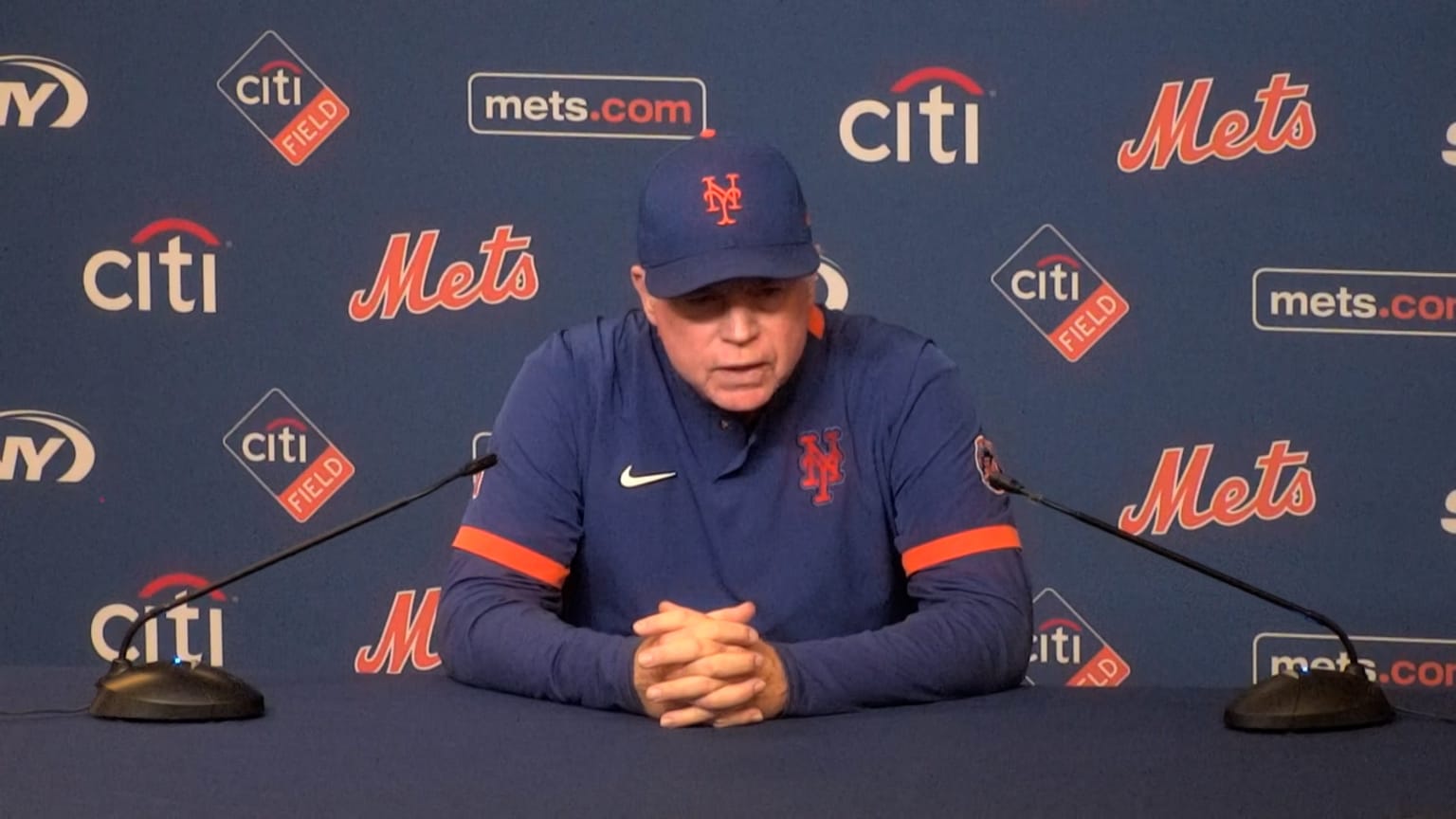 Buck Showalter reacts to Mets seventh shutout loss of the season