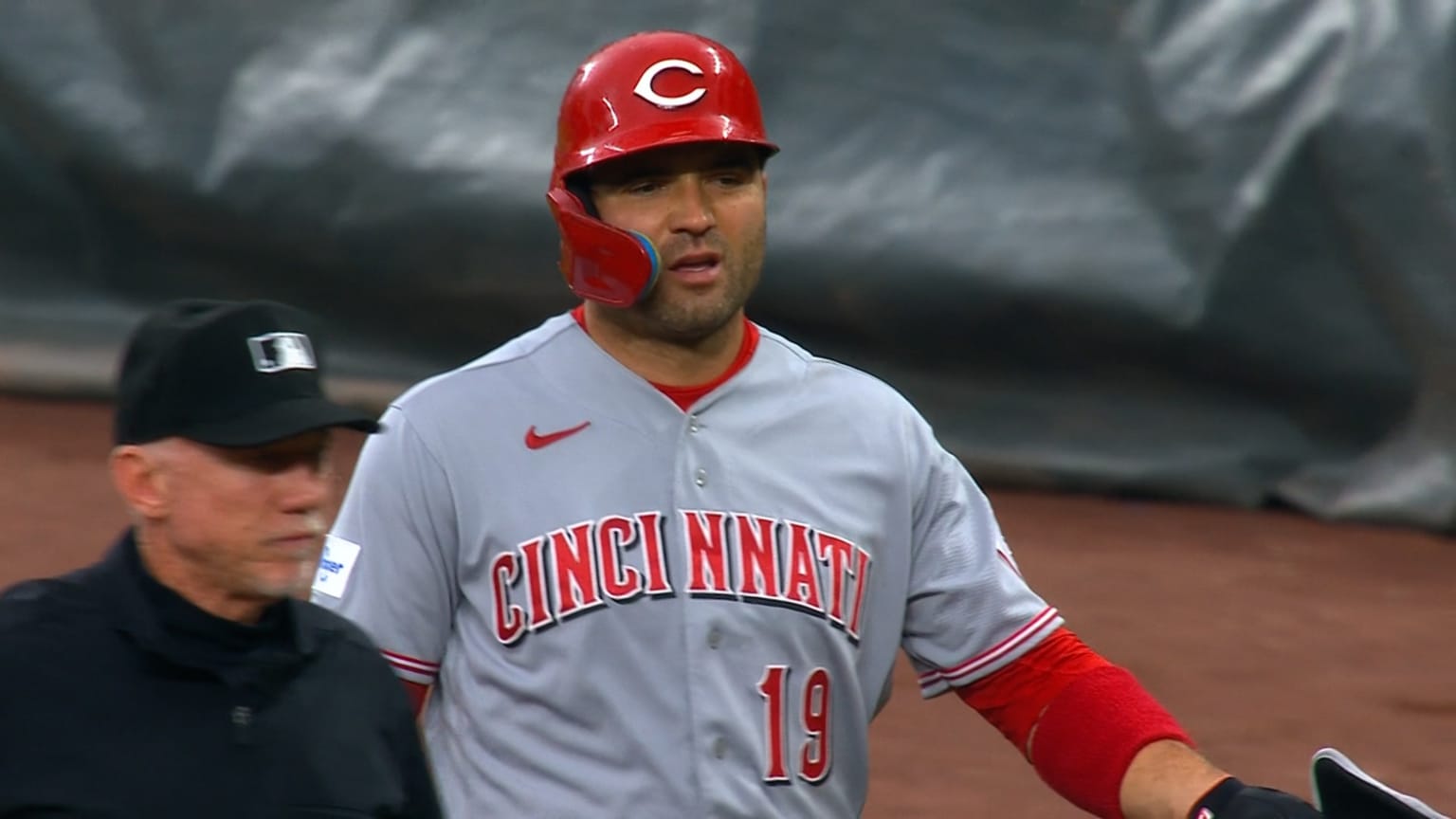 Picture of Joey Votto at today's workout. : r/baseball