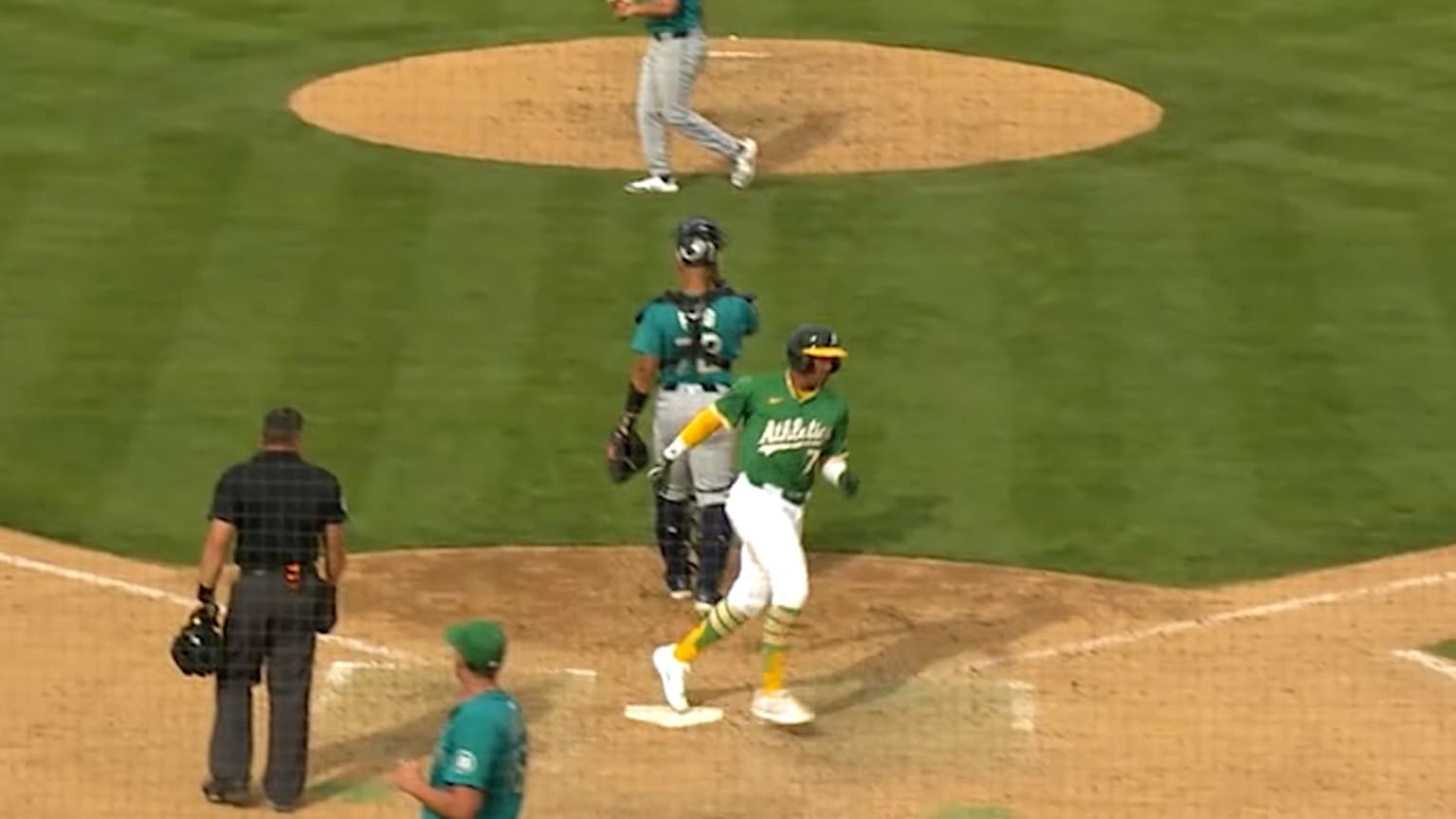 Max Muncy's walk-off single for A's | 03/17/2025 | Athletics