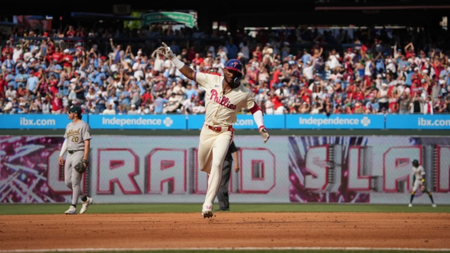Johan Rojas hits his third home run | 07/13/2024 | Philadelphia Phillies