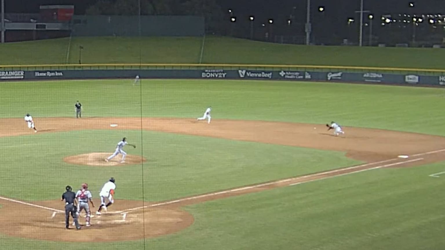 Reggie Crawford makes a diving stop in the 8th inning 10/25/2023 San Francisco Giants