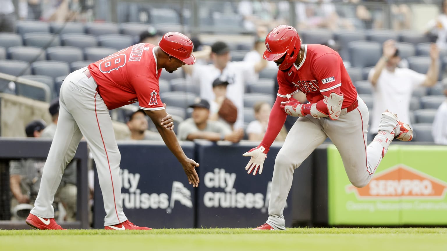 Jo Adell's solo homer (15) | 06/19/2025 | MLB.com