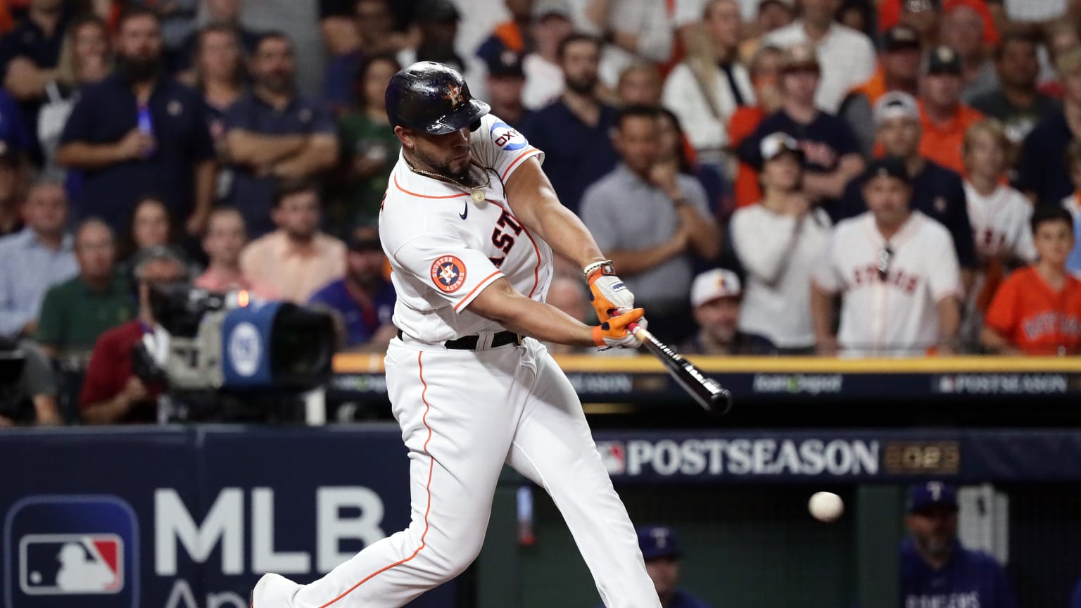 Astros' José Abreu has big spring game as he gets more at-bats