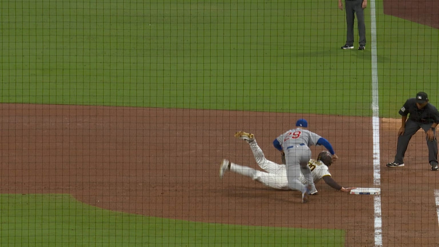 Dustin Harris picked off after review | 09/29/2026 | Chicago Cubs