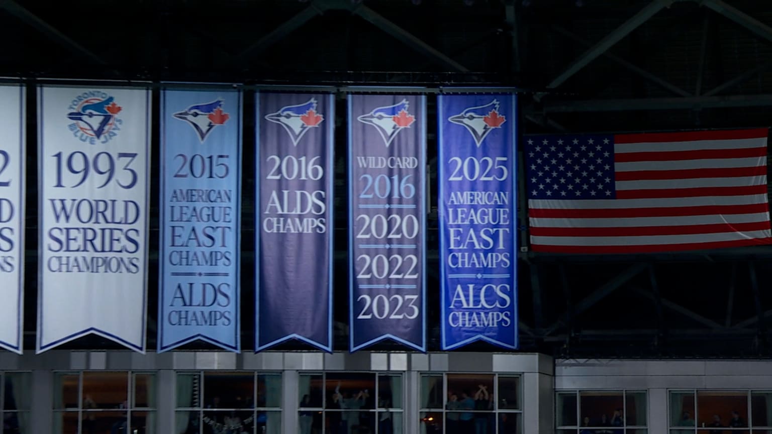 2025 AL Pennant banner drops in Toronto | 03/27/2026 | Toronto Blue Jays