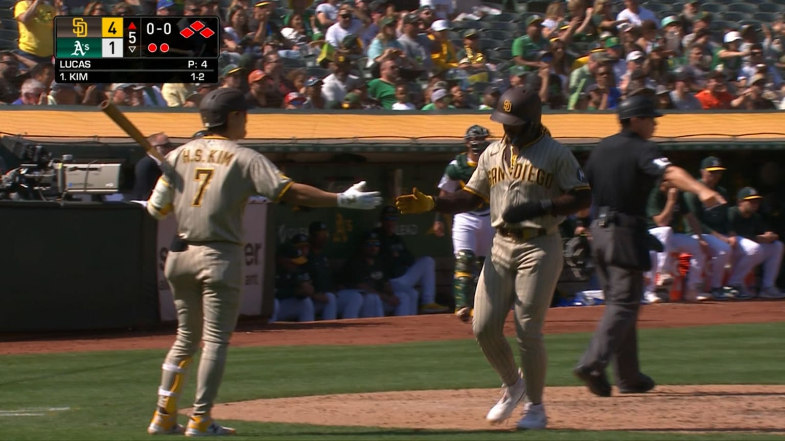 Padres score two on error 09/16/2023 San Diego Padres