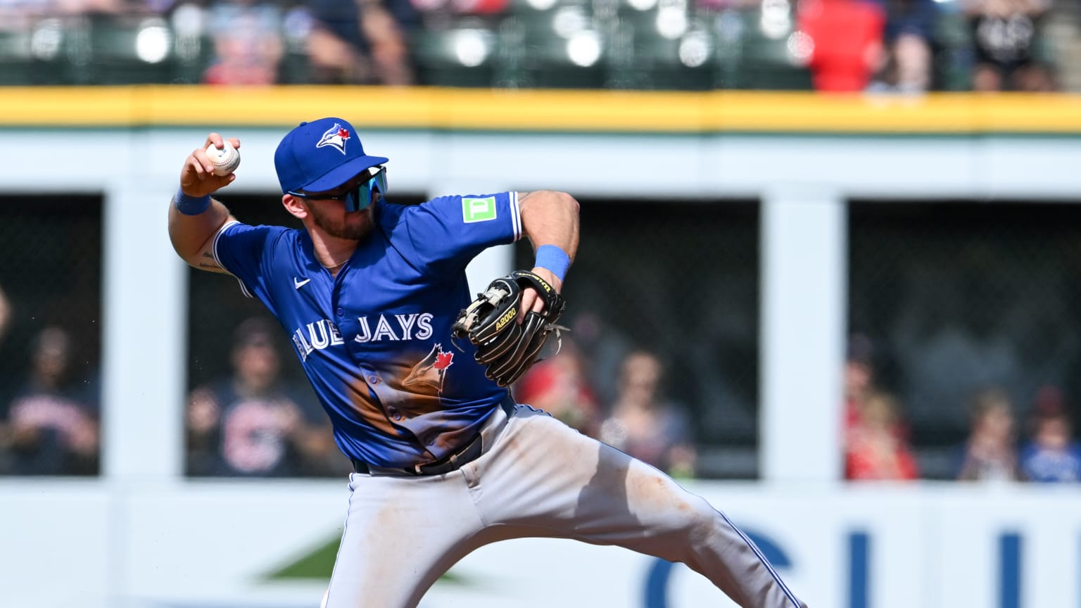 Spencer Horwitz's lunging grab 06/23/2024 Toronto Blue Jays
