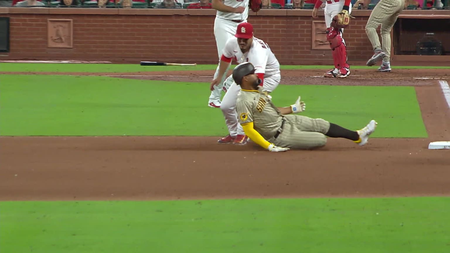 Jordan Walker nabs Xander Bogaerts at third base | 08/28/2023 | St ...