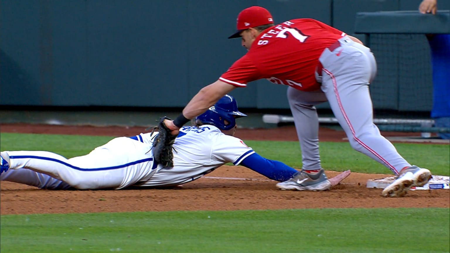Hunter Greene nabs Drew Waters after review | 05/28/2025 | Kansas City ...