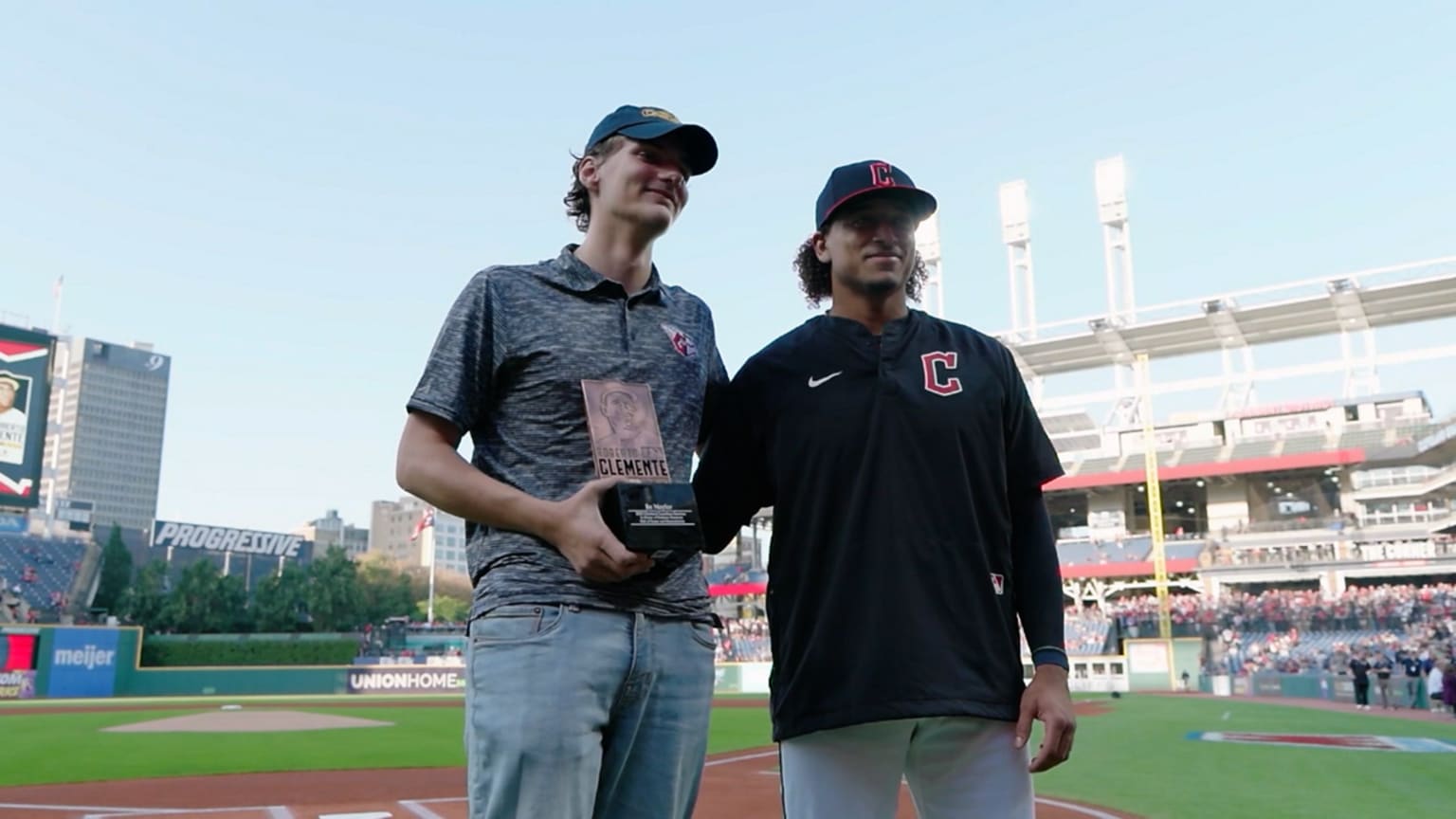 Guardians honor Clemente Award nominee Bo Naylor 09/23/2025