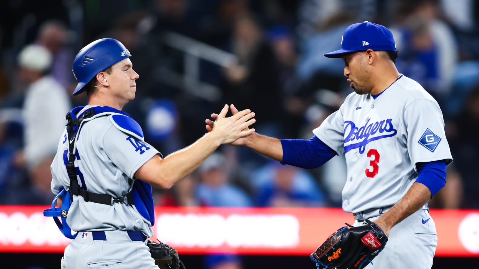 Edwin Díaz strikes out the side in the 9th | 04/07/2026 | Los Angeles ...