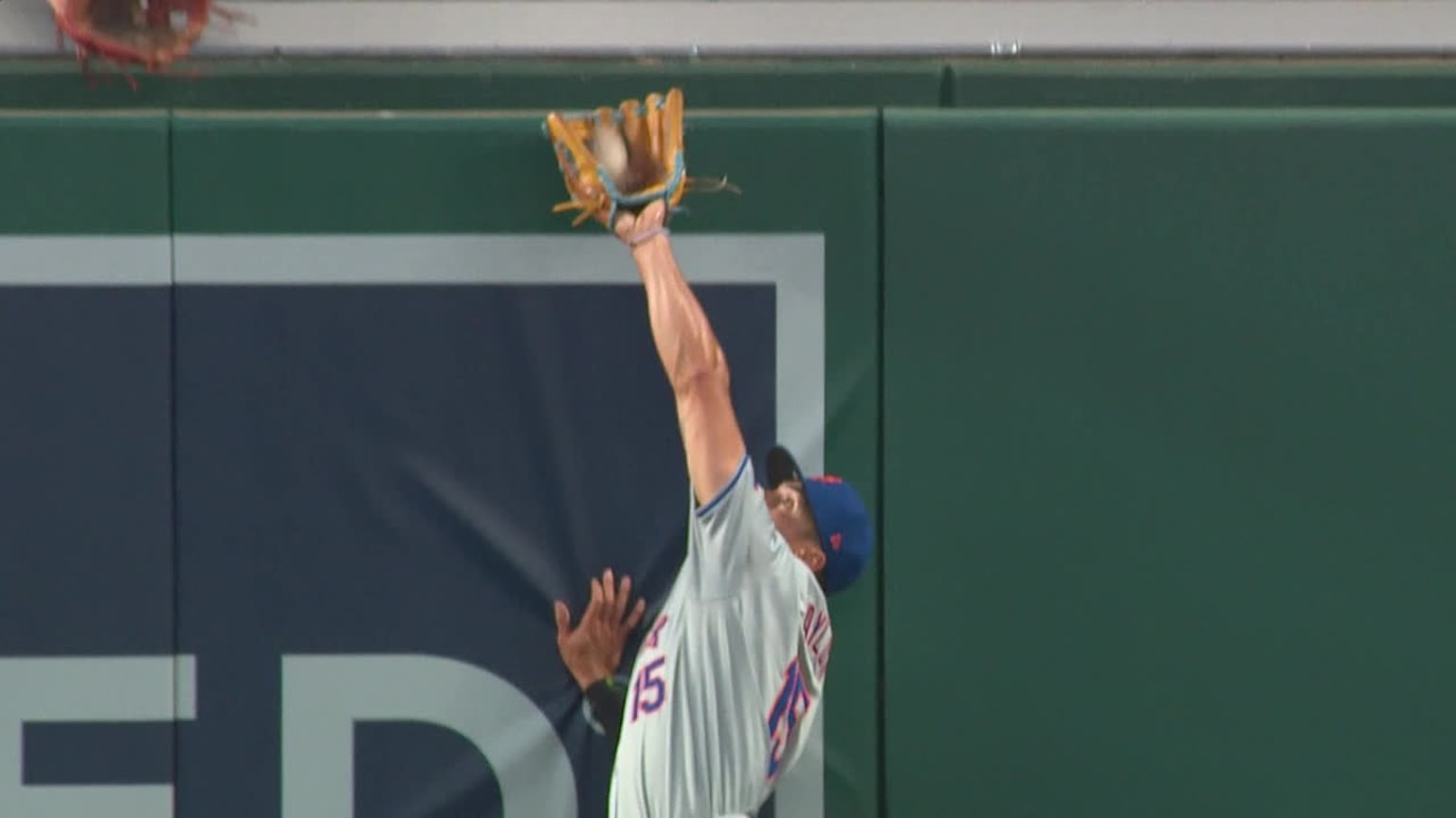 Tyrone Taylor's impressive catch at the wall | 07/02/2024 | New York Mets