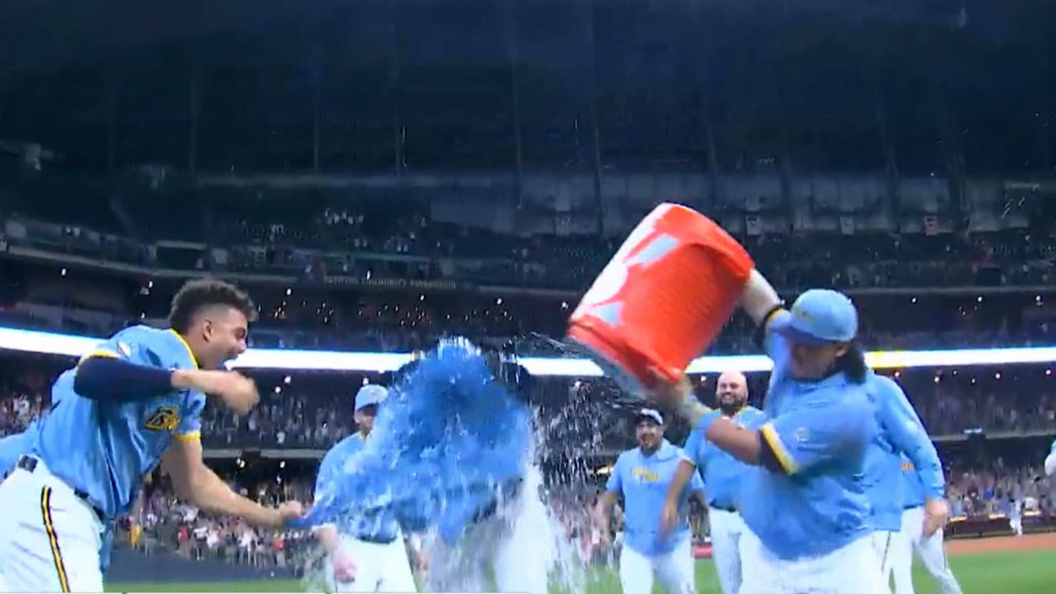 mitchell-connects-on-the-walk-off-hit-for-the-brewers-09-16-2022