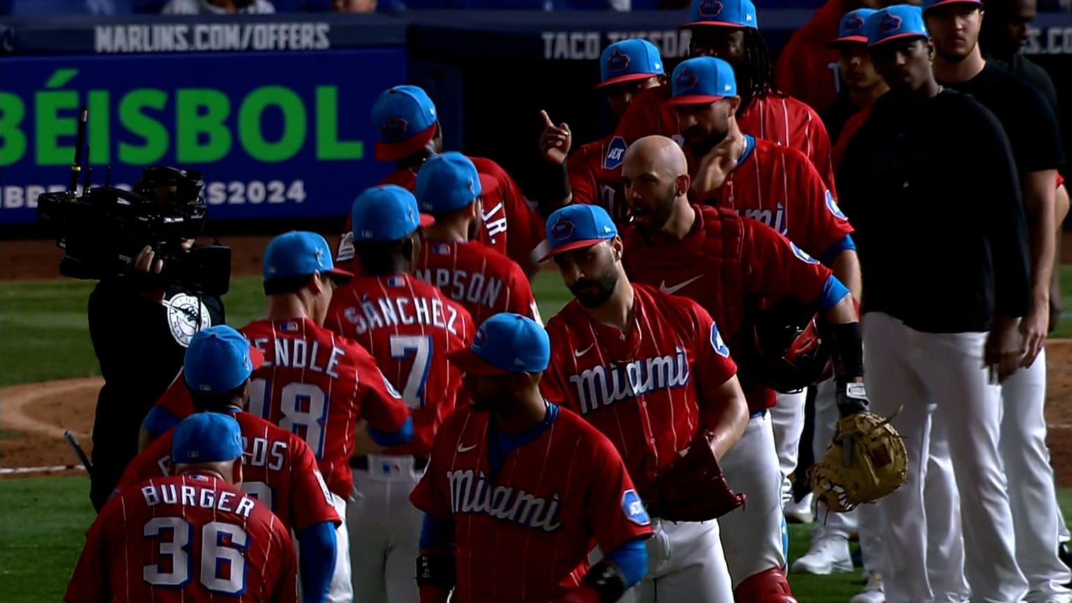 Tanner Scott locks in the win | 09/16/2023