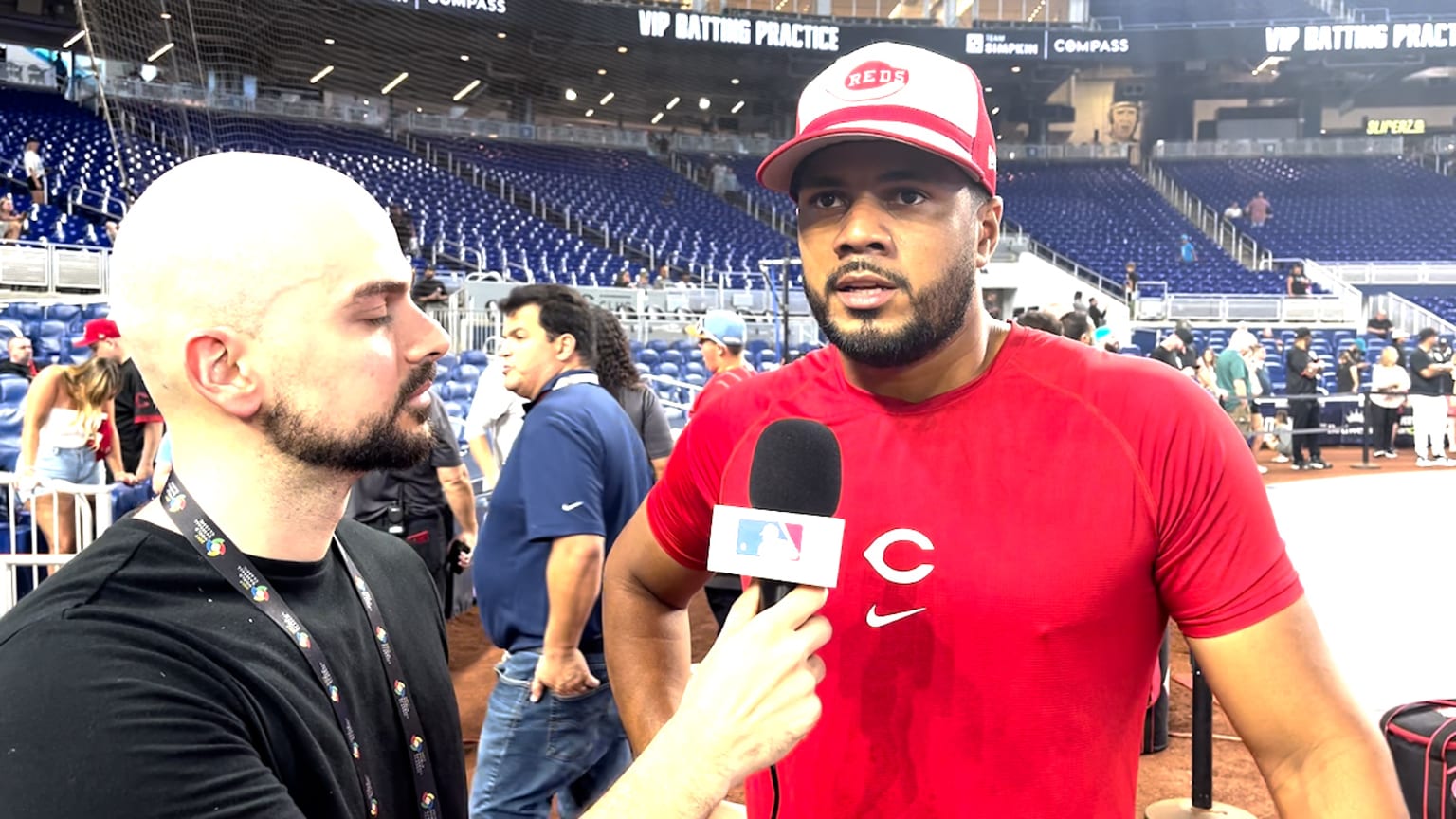 Reds' Jeimer Candelario placed on IL with toe fracture