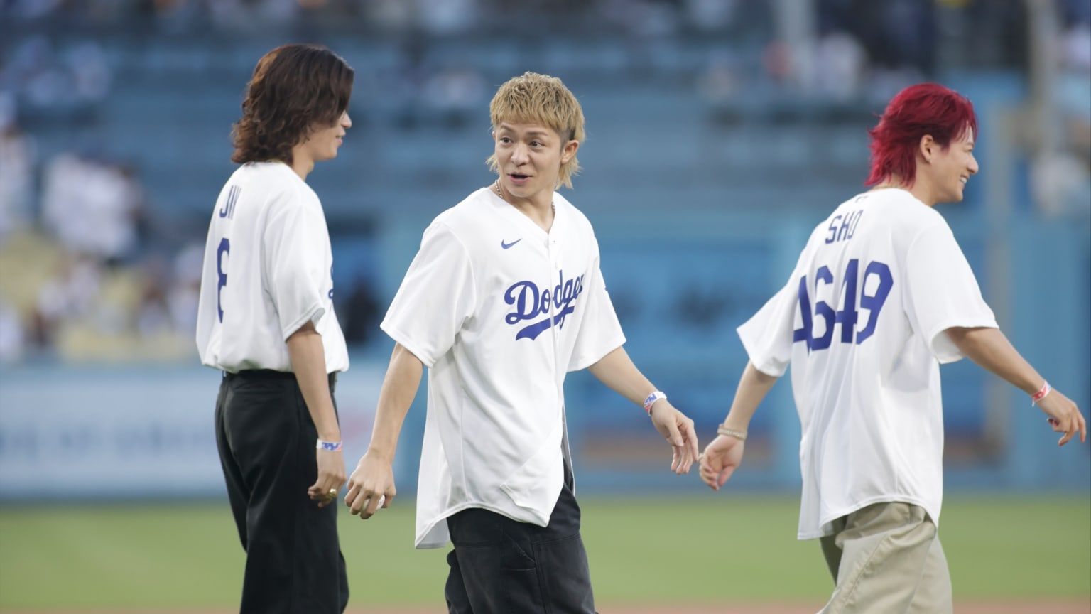 Number_i throws out the first pitch | 09/01/2026 | Los Angeles Dodgers
