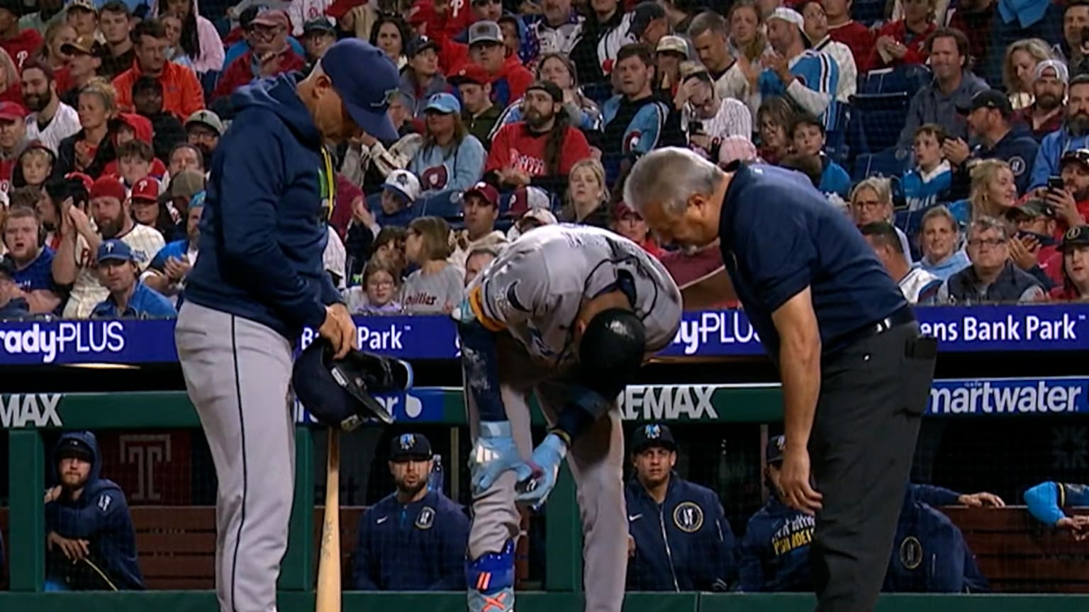 Chandler Simpson hits foul ball off foot | 09/25/2026 | Tampa Bay Rays