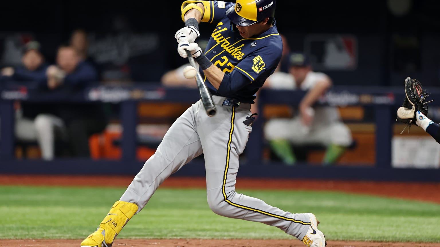 Yelich gets things started🍻 | 10/26/2026 | MLB.com