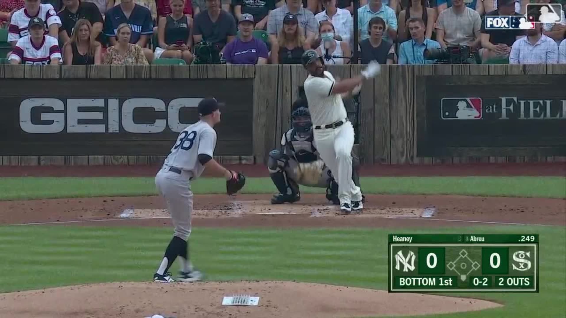 Jose Abreu enjoys reunion with son Dariel