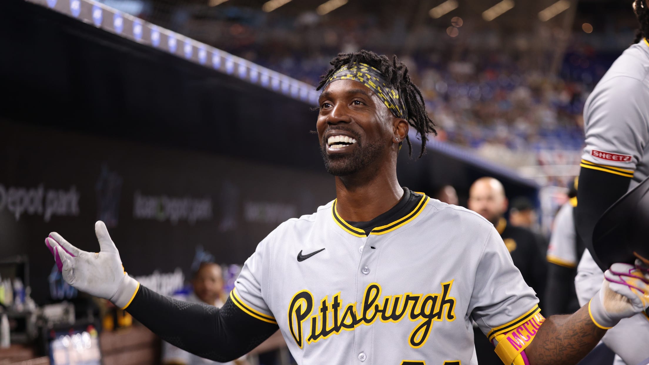 Andrew McCutchen's solo homer (1), image size:2208x1242