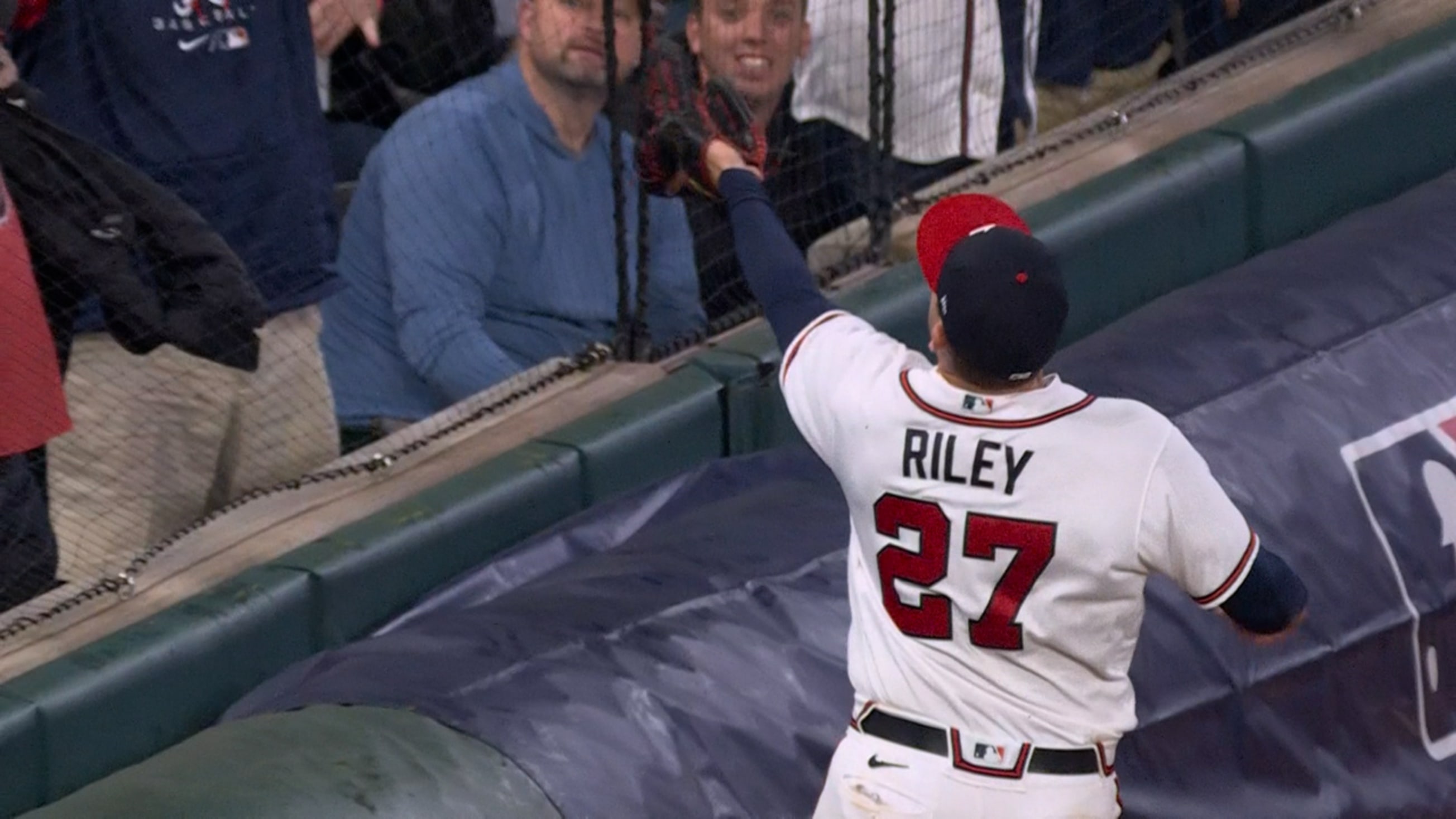 Austin Riley's great catch, 10/09/2023