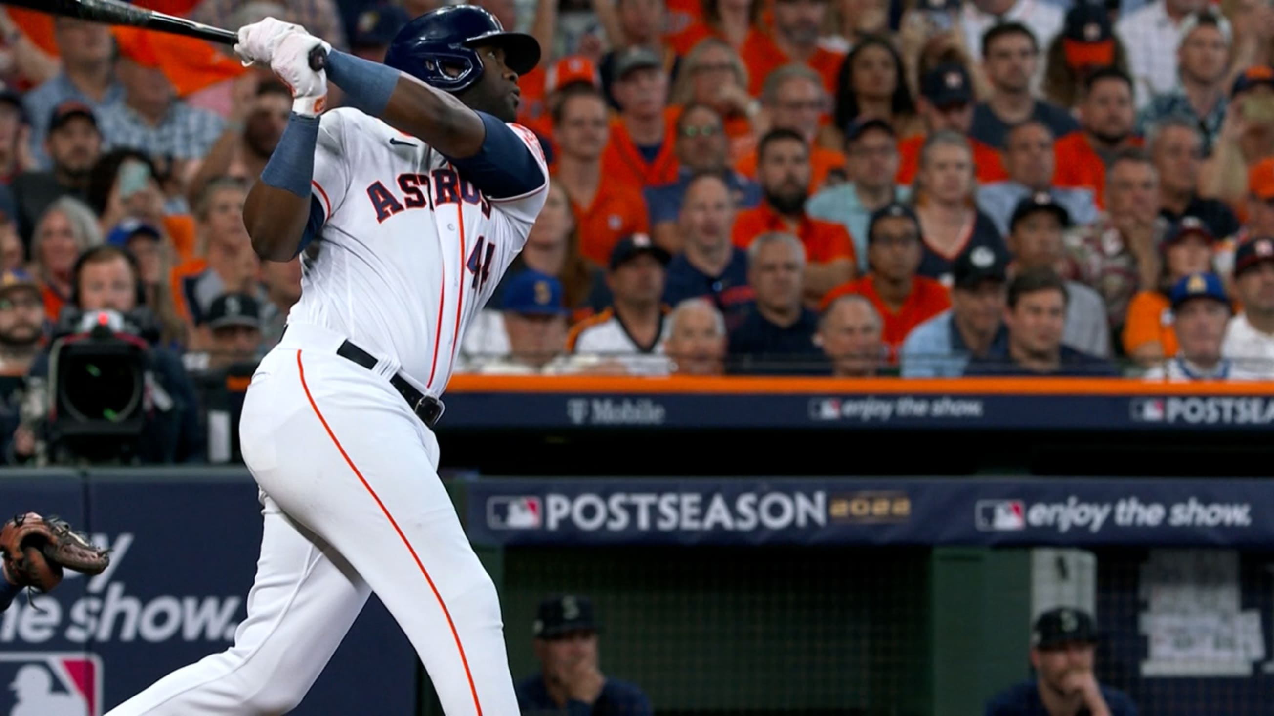 Yordan Alvarez's two-run single, 10/18/2023