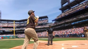 Machado pega HR de dos carreras