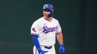 Wyatt Langford walks off Angels with a single!