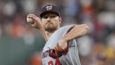 Mike Soroka strikes out Shay Whitcomb