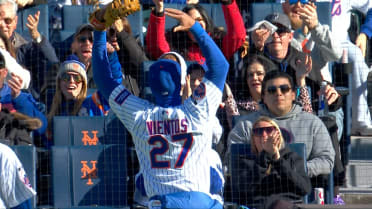 Mark Vientos makes up for misplay, hypes up crowd