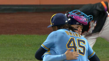 Abner Uribe induces double play for Brewers win