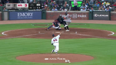 Osleivis Basabe's solo home run (4)