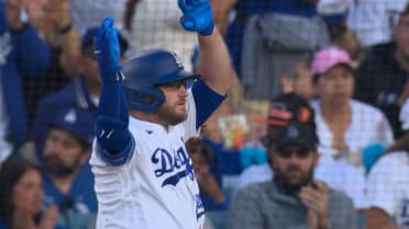 Max Muncy's two-run single