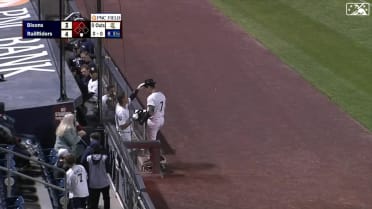 Anthony Volpe clubs third homer