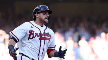 Austin Riley hits the go-ahead homer against Phillies
