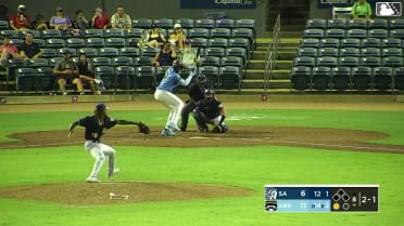 Lazaro Montes solo homer (23)