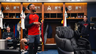 Byron Buxton homenajeado antes del juego